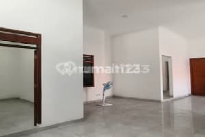 Rumah Komplek 200 M² Siap Huni Ulujami Jakarta Selatan