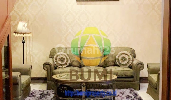 Rumah Mewah 2 Lantai Lokasi di Pasar Kliwon