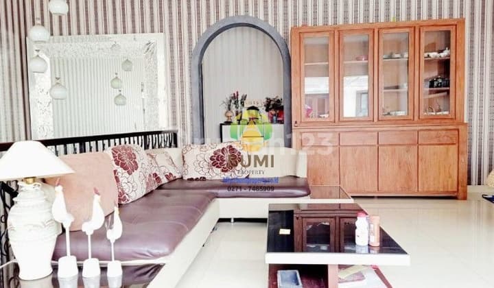 Rumah mewah 2 lantai kolam renang pribadi lokasi Jogja