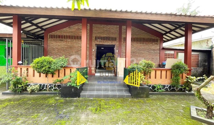 Ruang Usaha Bonus Rumah Luas di Jogja