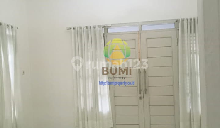 Rumah Bagus 2 Lantai Semi Furnished di Fajar Indah Solo