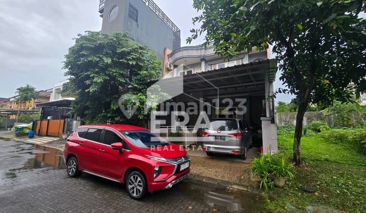 rumah cantik di golf estate helinium