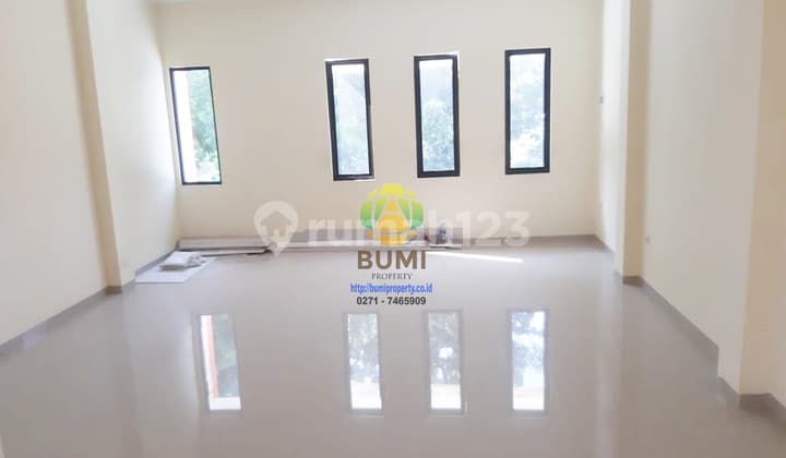 Disewakan Ruko 3 Lantai Lokasi Pasar Kliwon