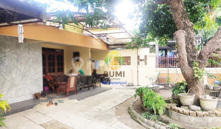 Ready-to-Use Spacious House Location Manahan, Solo