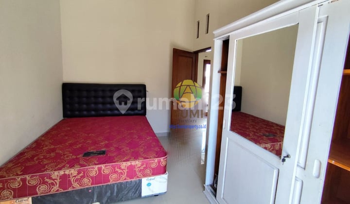 Rumah 2 lantai siap huni furnished di komplek perumahan solo baru