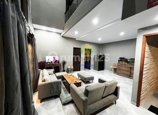 Rumah elit 2 lantai full furnished di solo baru