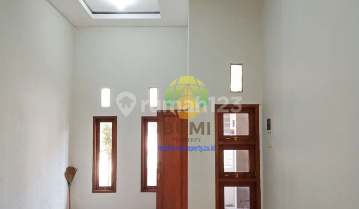 Rumah bagus minimalis siap pakai di komplek perumahan colomadu