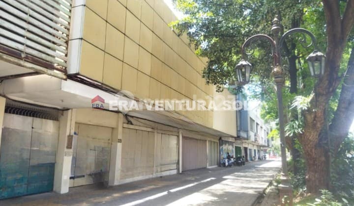 Rumah dan Ruang Usaha Strategis Tengah Kota Solo