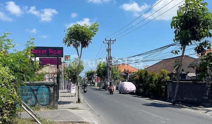 RARE & POTENTIAL LAND ON MAIN ROAD RY PADONAN, CANGGU - BALI