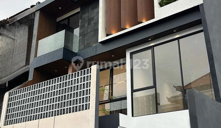 NEW 2-STORY VILLA IN TUKAD BADUNG, DENPASAR - BALIÌ