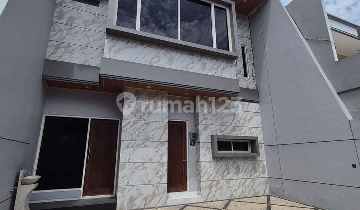RUMAH BARU 2LT SIAP HUNI DI DARMO PERMAI UTARA, SURABAYA BARAT