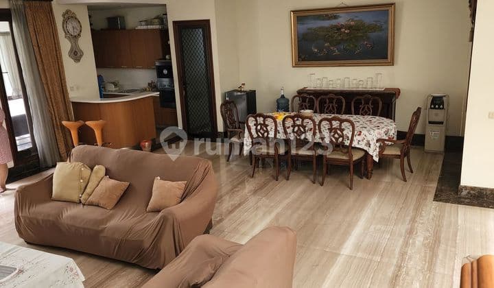 Rumah Di daerah Menteng jalan Sumenep Jakarta