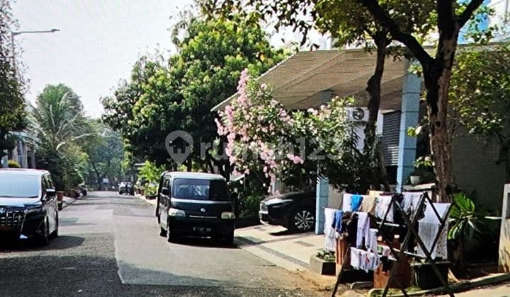 Corner house Grand Orchard Kelapa Gading North Jakarta