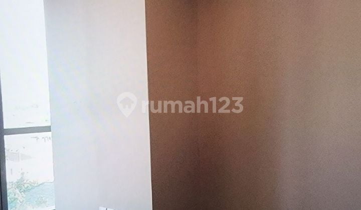 Termurah Apartmen Holland Village 3 Kamar Tidur Semi Furnished Vempaka Putih Jakarta Pusat