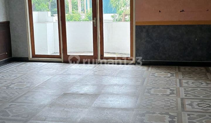 House. Corner. Rare. Beautiful. Back. Santika. Hotel. Kelapa Gading. North Jakarta.