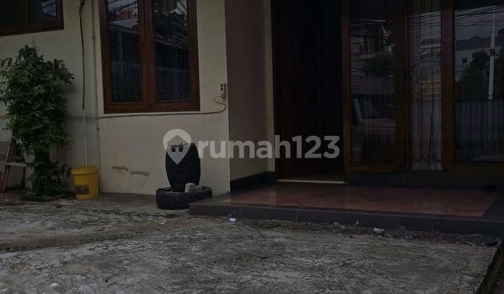 Sewa Nias Raya Rumah Cocok untuk Usaha Kelapa.gading Jakarta Utara
