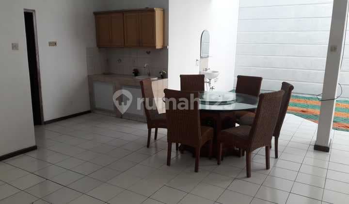 House.in.janur.elok Near Taiwan.school Kelapa Gading.North Jakarta