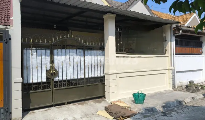 Rented out: House in Perum Grogol Indah (Jalan Raya Grogol Indah)