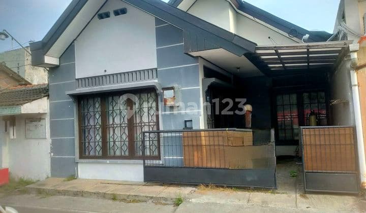 Rumah Tinggal Cocok Juga Untuk Kantor Di Dalam Kota Solo