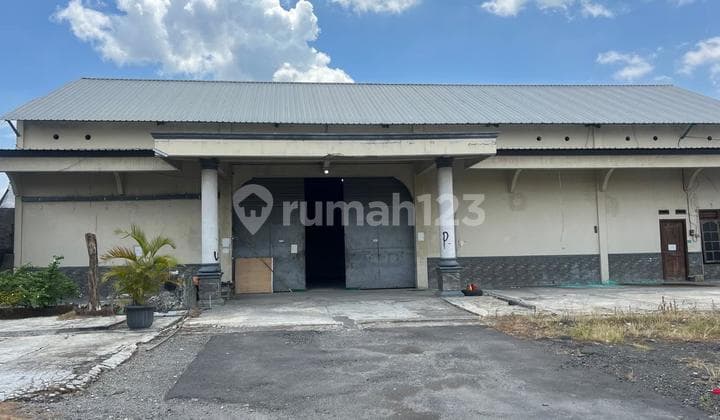 Warehouse For Rent With Spacious Yard, Container Access Located at Jl. Raya Solo - Sragen, Sragen