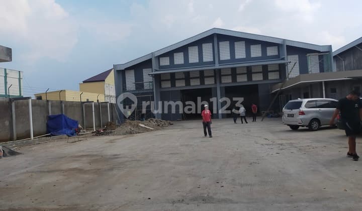 GUDANG BESAR BARU GRESS AKSES CONTAINER DI JL.MOJO KARANGANYAR
