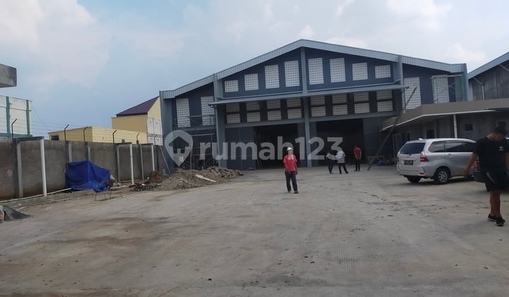 GUDANG BESAR BARU GRESS AKSES CONTAINER DI JL.MOJO KARANGANYAR