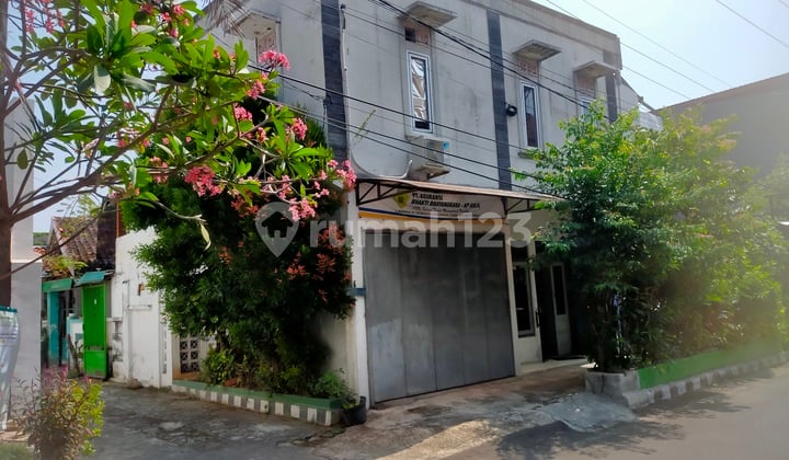 Rumah Kecil 2 Lantai Lokasi Strategis Di Manahan, Kec. Banjarsari, Solo