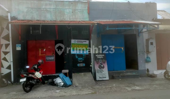 2 Bangunan Kios Cocok Untuk Usaha Di Pasar Kliwon, Dekat Rs. Kustati, Solo.