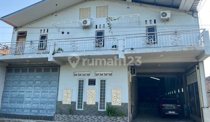 Rumah Dan Gudang Bagus Dibanyuanyar, Kec.banjarsari, Solo.