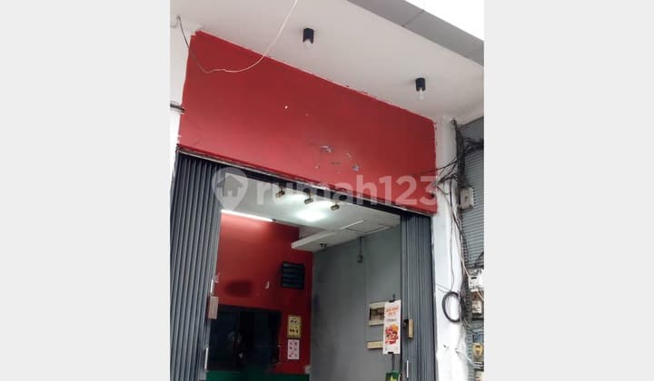 Disewa Ruang Usaha 1 Lantai Lokasi Strategis di Tanjung Duren Jakarta Barat