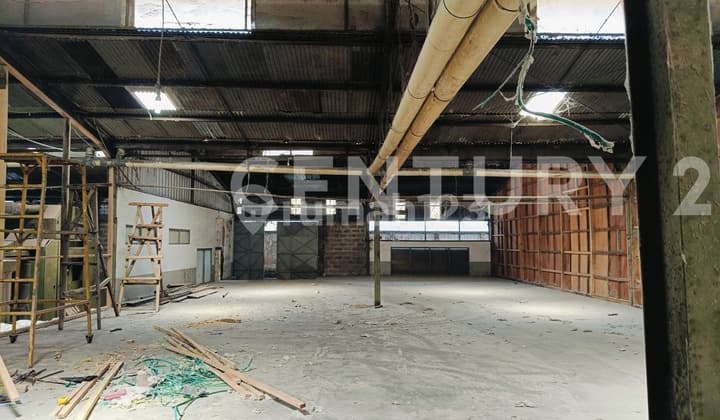 Warehouse on Main Road Rancaekek, Shared Warehouse Area.