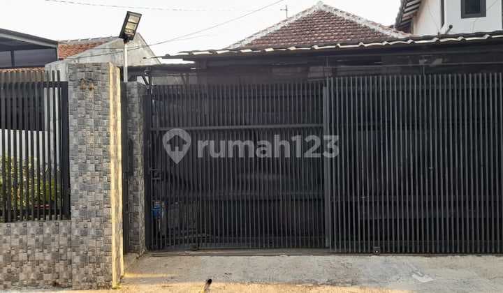 For Sale Well-Maintained Ready-to-Occupy House in Turangga Sayap, Reog Street, Bandung