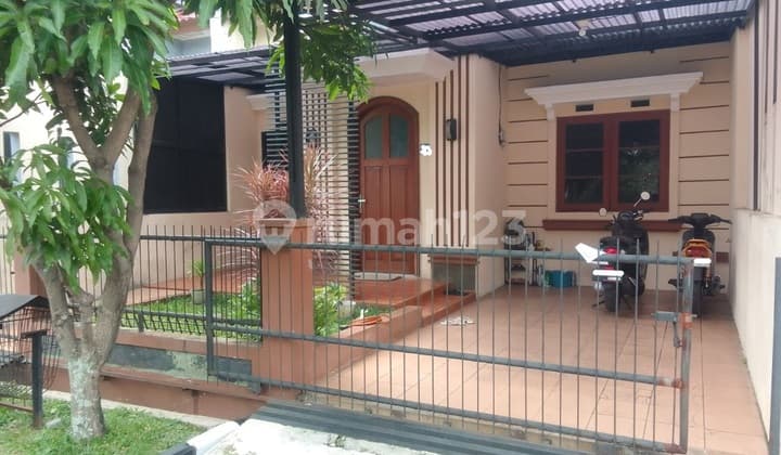 Very Strategic! House For Sale In Elite Complex In The Center Of Cimahi City