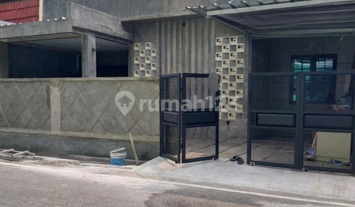 Siap Huni Rumah Cempaka Putih Semi Furnish Hadap Selatan 5 Kamar 115 Juta Per Tahun