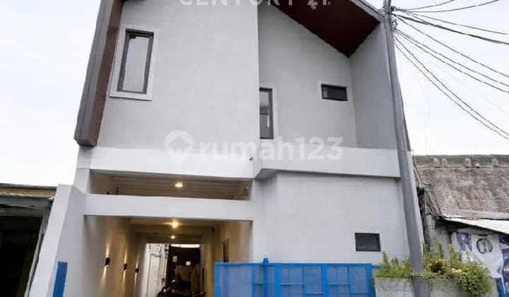 Rumah 2 Lantai Minimalis Siap Huni Hadap Selatan Area Rawamangun