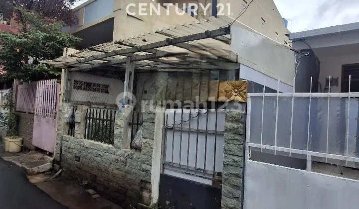 Rumah Tua Hitung Tanah Dekat Jalan Mardani Raya Cempaka Putih