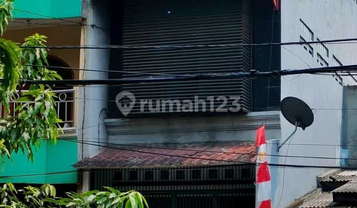 Siap Huni Rumah Utan Kayu Selatan Matraman 3 Lantai Hadap Timur Dekat Tol & Stasiun Pondok Jati Tidak Banjir