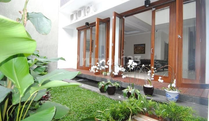 Rumah Cantik Kebayoran Baru, Jakarta Selatan
