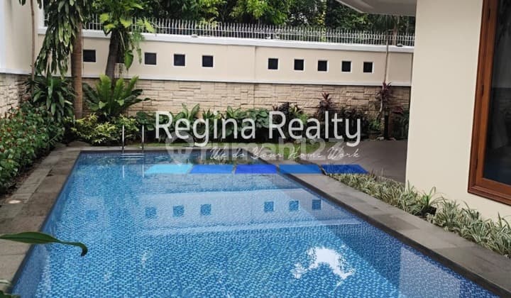 Rumah Bagus 2 Lantai di Pondok Indah Dekat Jis
