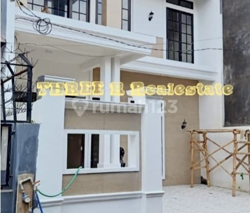 Nice new 2-story house near UB campus, located in Soehat.