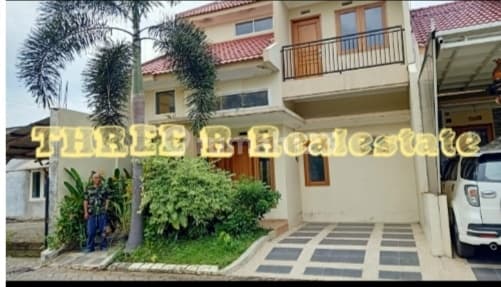 Rumah dekat poros jalan 2 lantai hadap Utara dekat Soehat