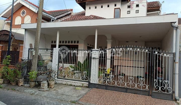 Rumah lokasi premium di Griyashanta utk rmh kost eklusif