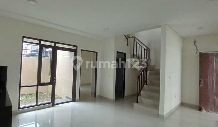 Rumah baru nyaman one gate,