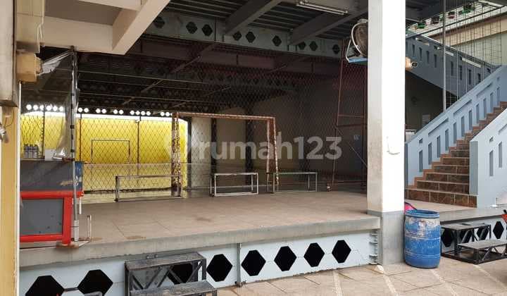 For Sale Rumah Kosan Dan Lapangan Olah Raga di Jalan Peta