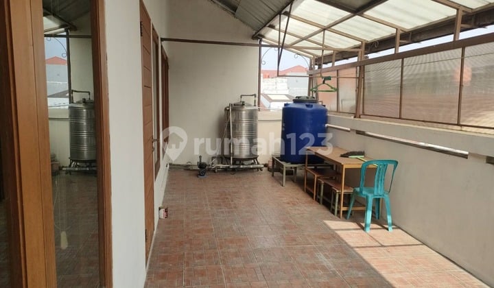 Rumah Disewa Minimalis Cantik 3 Lantai di Sayap Pajajaran