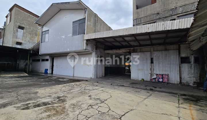 Ruang Usaha Mainroad Ahmad Yani 2800.0 m²