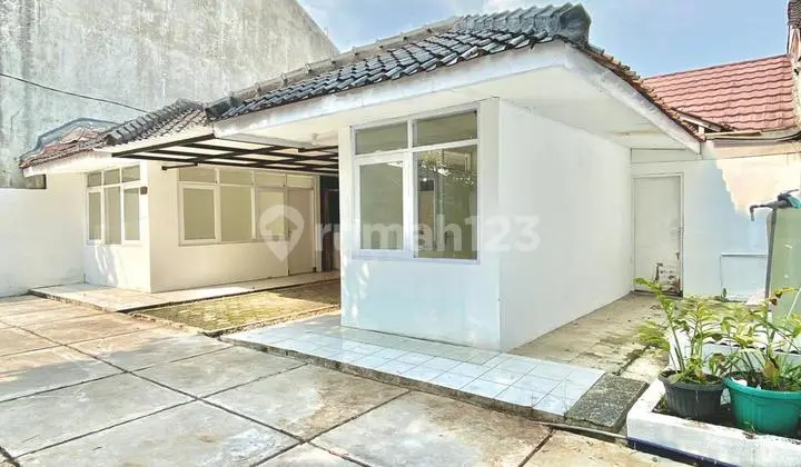 Quick Sale House, Count Land Wing Safe Comfortable