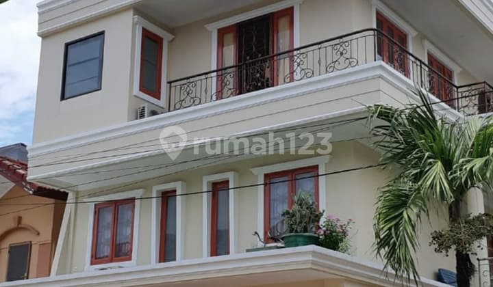 Beautiful 5-Storey House Ready to Live in Taman Oalm Lestari Cengkareng West Jakarta