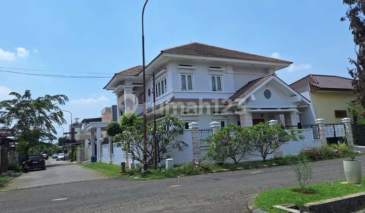 Dijual Rumah Metro Permata 1 Depan Taman, Posisi Hoek, Dekat Pintu Tol Karang Tengah Kota Tangerang