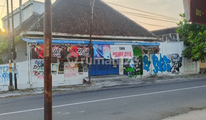 Rumah Hitung Tanah Strategis di Dkt Manahan Solo